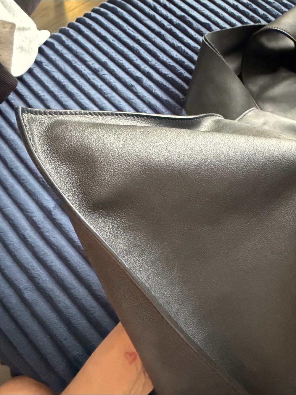 Loewe Black Nappa Oversized Bow Shoulder Bag - Picture 10 of 13
